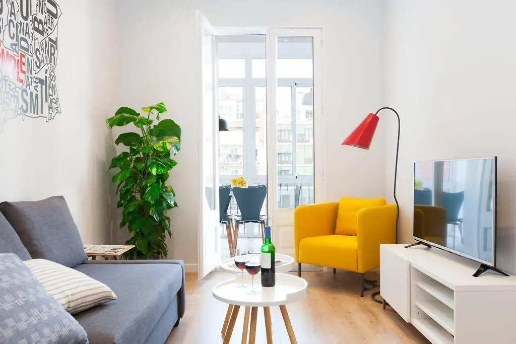 Perfectly Located 4Bed 4Bath Apartment In Eixample Barcelona Spanyolország