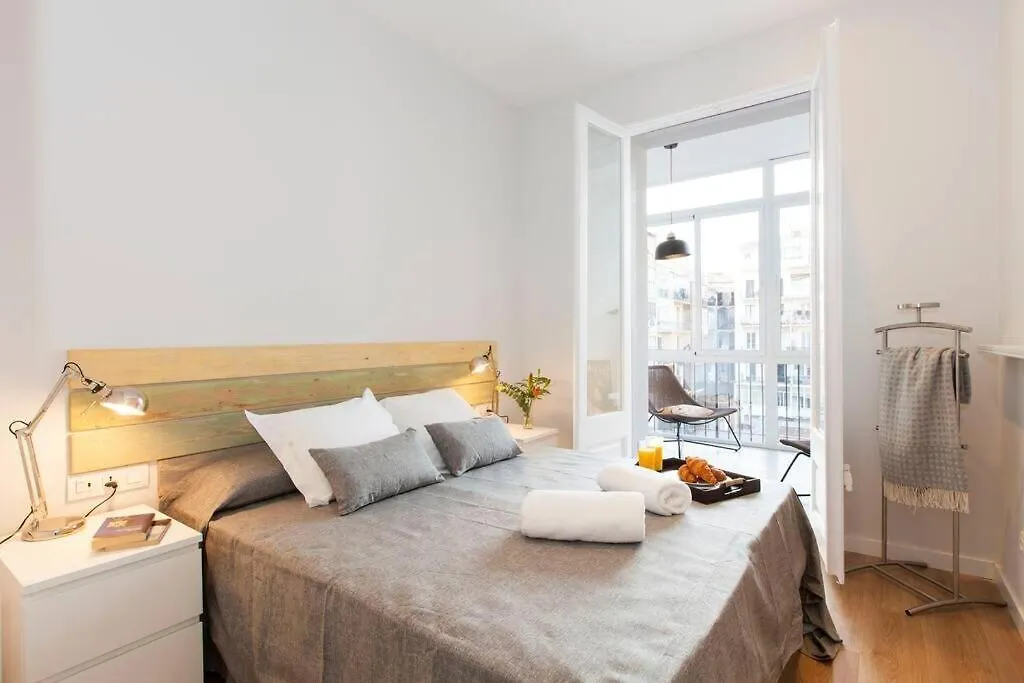 Perfectly Located 4Bed 4Bath Apartment In Eixample Barcelona