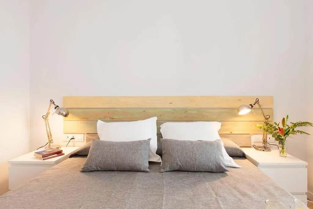 Perfectly Located 4Bed 4Bath Apartment In Eixample Barcelona Spanyolország